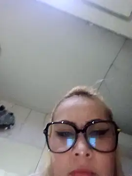 CandieGilson   online show from December 16, 10:31 am