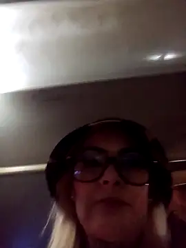 CandieGilson   online show from April 10, 10:20 am