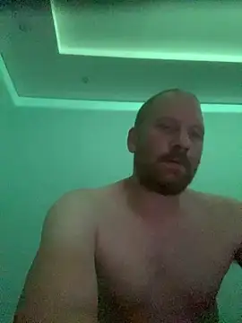 Krzysiekg123 online show from October 20, 9:48 pm