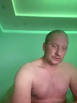 Krzysiekg123 online show from January 17, 4:06 am