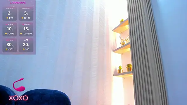 Naomii Viper online show from June 25, 11:15 am