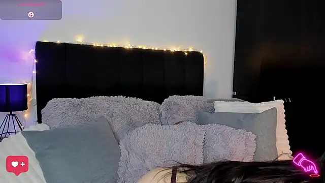 Snapshot of Amara_vause_ chatting on October 17, 1:09 am Amara vause  online show from October 17, 1:09 am