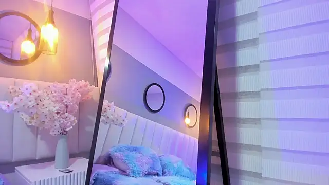 alice lodge online show from September 18, 3:30 am