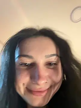 lunalovelee online show from November 27, 1:35 pm