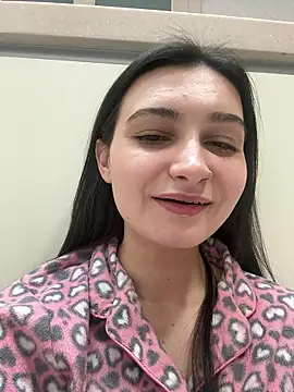 lunalovelee online show from January 13, 3:28 pm