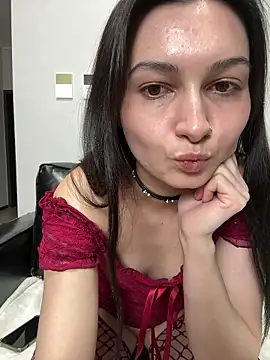 lunalovelee online show from April 1, 2:03 pm