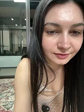 lunalovelee online show from April 16, 2:07 pm