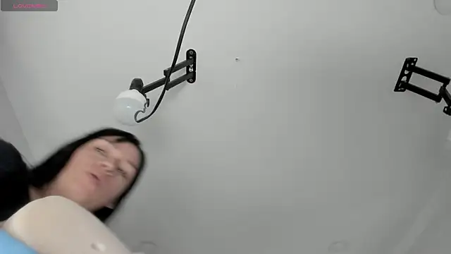 EmiliaRose  online show from March 17, 9:18 pm