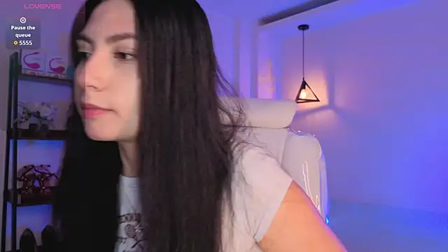 Miller Vanessa  online show from April 16, 8:42 pm