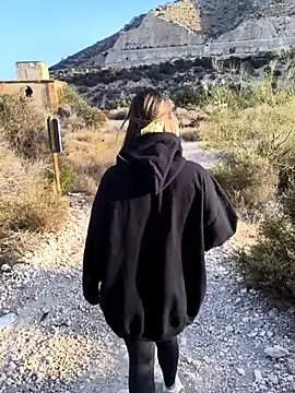 Mona Plus online show from October 3, 7:05 am