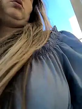 Snapshot of Mona_Plus chatting on February 14, 10:12 am Mona Plus online show from February 14, 10:12 am