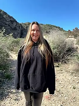 Snapshot of Mona_Plus chatting on February 25, 10:14 am Mona Plus online show from February 25, 10:14 am