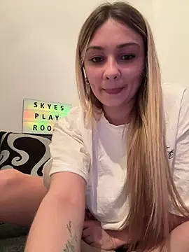 skyemorgan01 online show from April 23, 7:38 pm