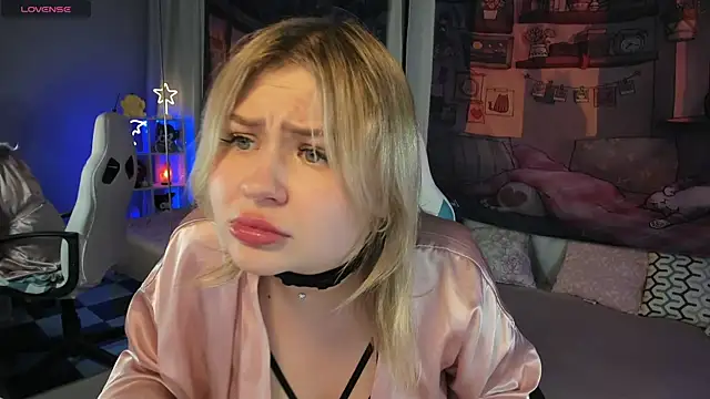 MargoBryan online show from March 13, 10:54 pm