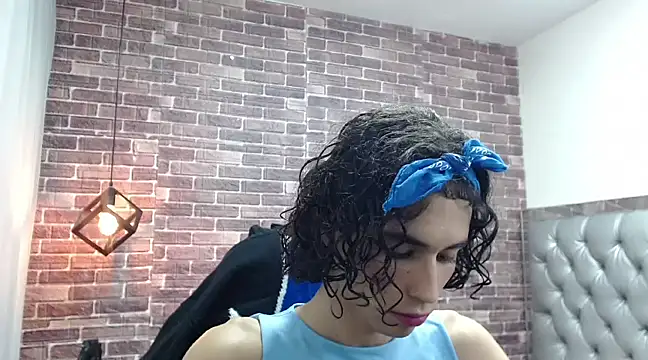 Snapshot of andrea_ocasio chatting on February 15, 1:27 pm andrea ocasio online show from February 15, 1:27 pm