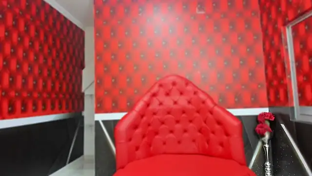 Snapshot of Layla_palmer chatting on February 13, 10:23 am Layla palmer online show from February 13, 10:23 am