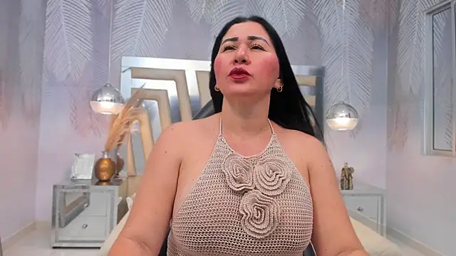 Snapshot of Layla_palmer chatting on February 14, 11:20 pm Layla palmer online show from February 14, 11:20 pm