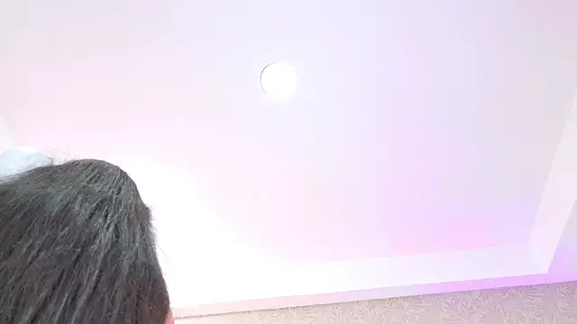 Snapshot of YesyHills chatting on January 10, 11:56 am YesyHills online show from January 10, 11:56 am