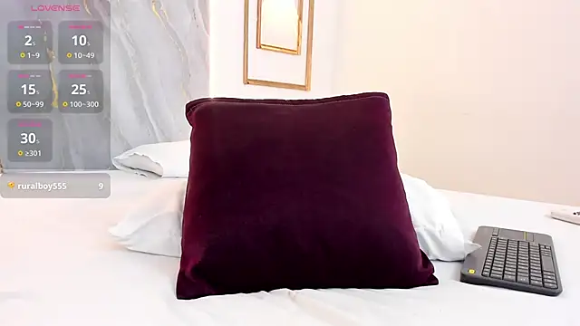 KylieGomeez online show from February 21, 10:48 pm