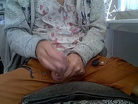 createur34 online show from September 23, 11:57 am