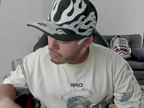 ragnar lothbrok777 online show from April 9, 3:06 pm