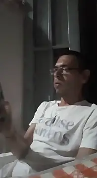 Snapshot of pablovt chatting on February 5, 12:59 am pablovt online show from February 5, 12:59 am