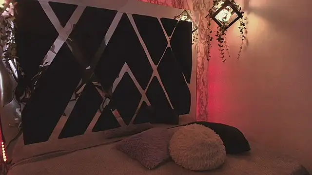 charlotte bluee online show from September 30, 6:46 pm