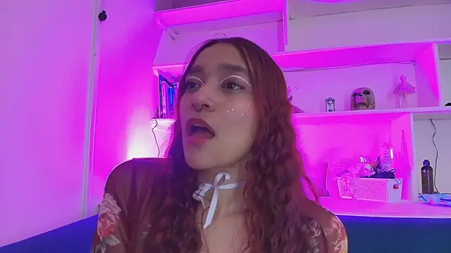 charlotte bluee online show from December 14, 8:30 am