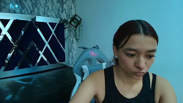 charlotte bluee online show from December 22, 6:49 pm