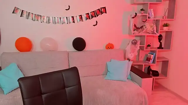 GabriellaMays online show from October 27, 5:11 am