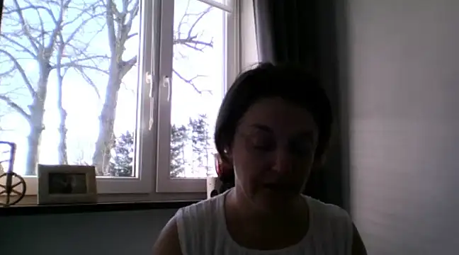 Snapshot of EleanoraMILF chatting on February 16, 9:48 am EleanoraMILF online show from February 16, 9:48 am