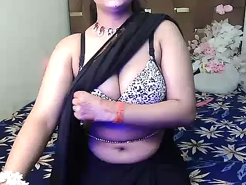 megancatluna online show from October 3, 3:47 am