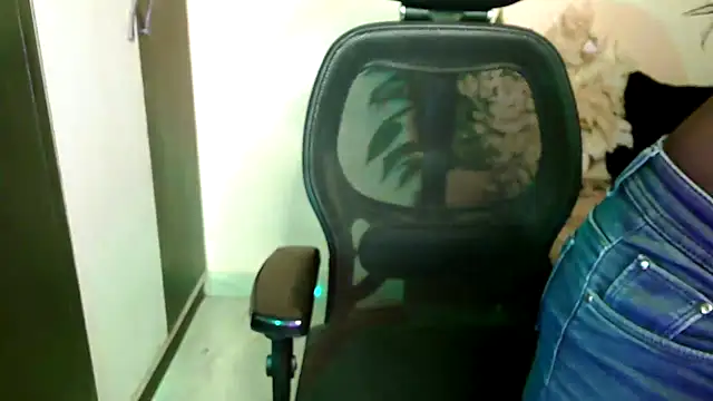 megancatluna online show from February 22, 4:57 am