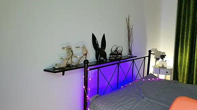 RaileReed online show from October 20, 12:49 pm