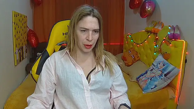 TessaDaybreak online show from March 8, 7:27 am