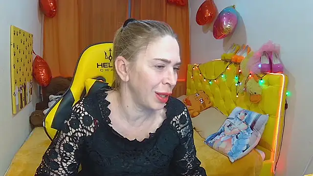 TessaDaybreak online show from March 22, 10:28 am