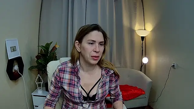 TessaDaybreak online show from February 22, 7:40 am