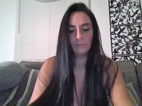 Layla Gilf Mae online show from March 8, 12:33 am