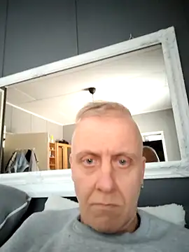 Snapshot of Teemu chatting on February 23, 12:05 pm Teemu online show from February 23, 12:05 pm