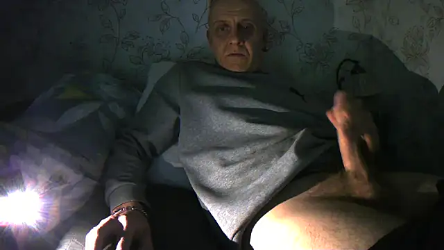 Snapshot of Teemu chatting on October 4, 12:58 pm Teemu online show from October 4, 12:58 pm