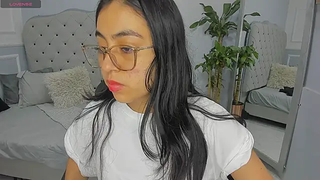 Snapshot of lucelly_15 chatting on February 17, 11:40 am lucelly 15 online show from February 17, 11:40 am