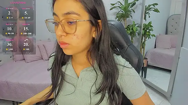 Snapshot of lucelly_15 chatting on February 27, 11:43 am lucelly 15 online show from February 27, 11:43 am