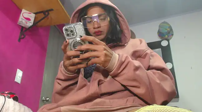 Snapshot of Gaby-sexy chatting on February 13, 1:26 pm Gaby-sexy online show from February 13, 1:26 pm