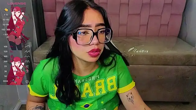 Snapshot of Anni_acker_b chatting on February 6, 1:03 pm Anni acker b online show from February 6, 1:03 pm