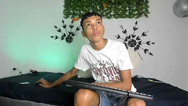 Snapshot of Calvin_Ford chatting on February 20, 1:25 am Calvin Ford online show from February 20, 1:25 am