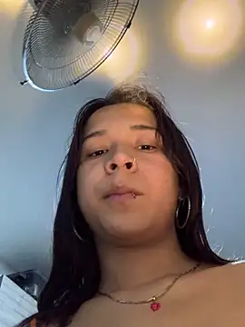 Snapshot of salome_sofi chatting on February 19, 8:33 am salome sofi online show from February 19, 8:33 am