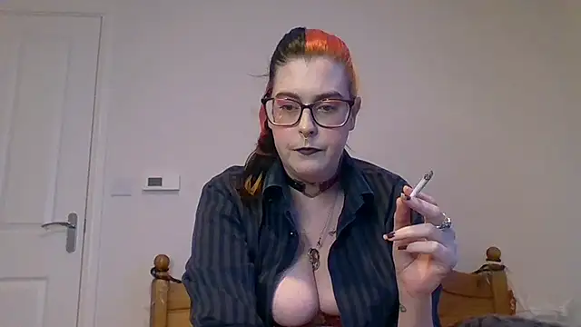 Snapshot of Tattooedlady_0626 chatting on March 12, 2:45 pm Tattooedlady 0626 online show from March 12, 2:45 pm