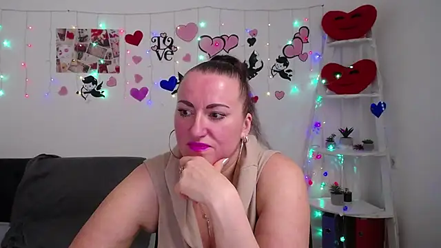 DianaMGG online show from March 6, 9:36 am