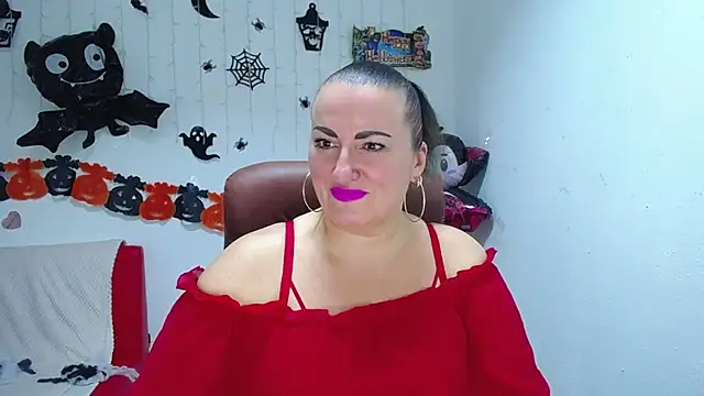 DianaMGG online show from November 4, 6:23 am