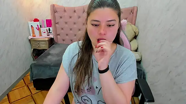 Lianngrace online show from November 4, 2:05 pm